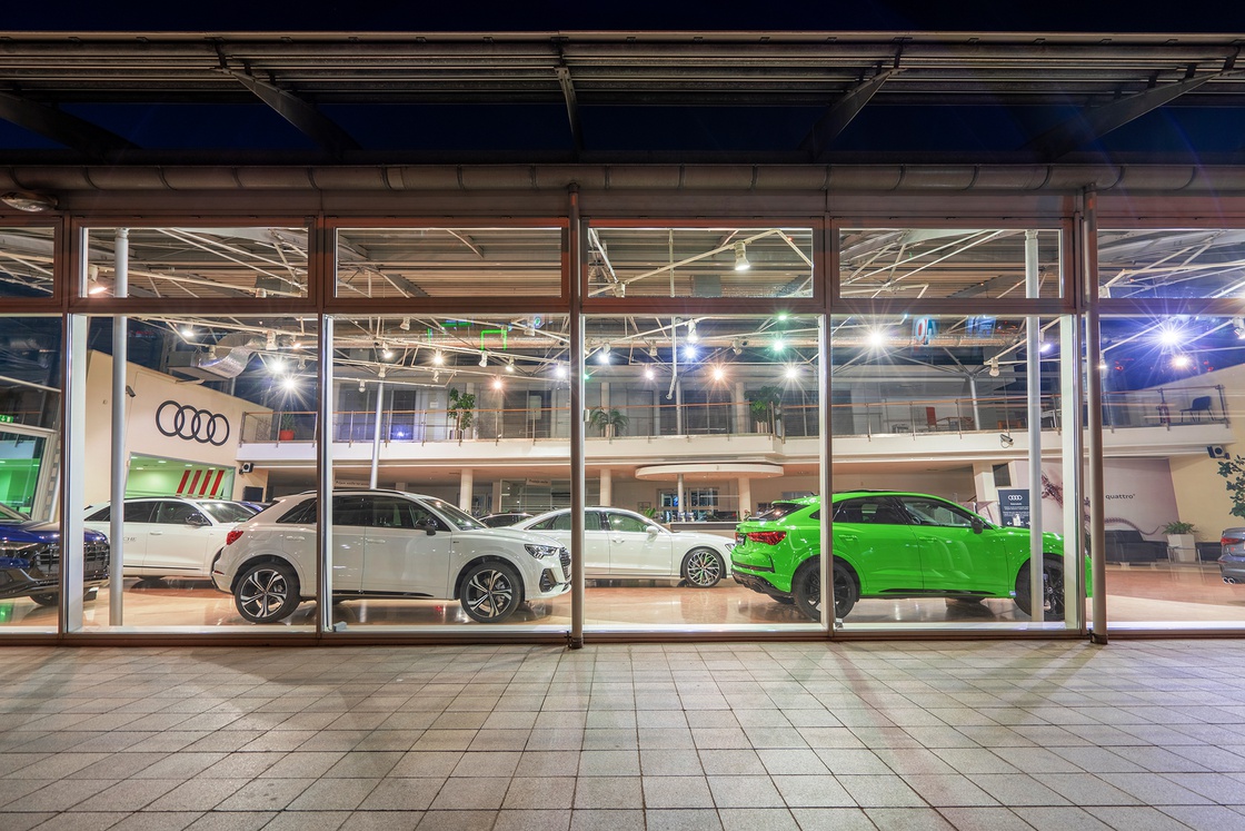 AUDI salon vanjski izgled