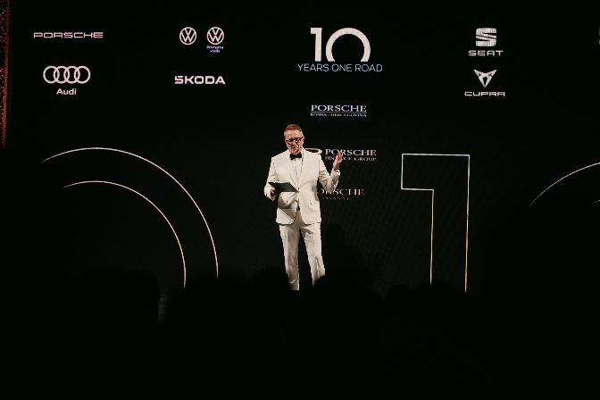 10%20YEARS%20event